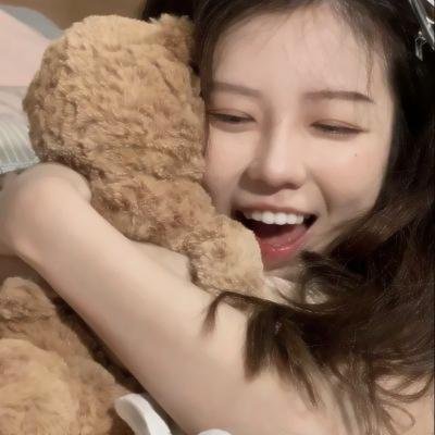 公园里的女孩 海报